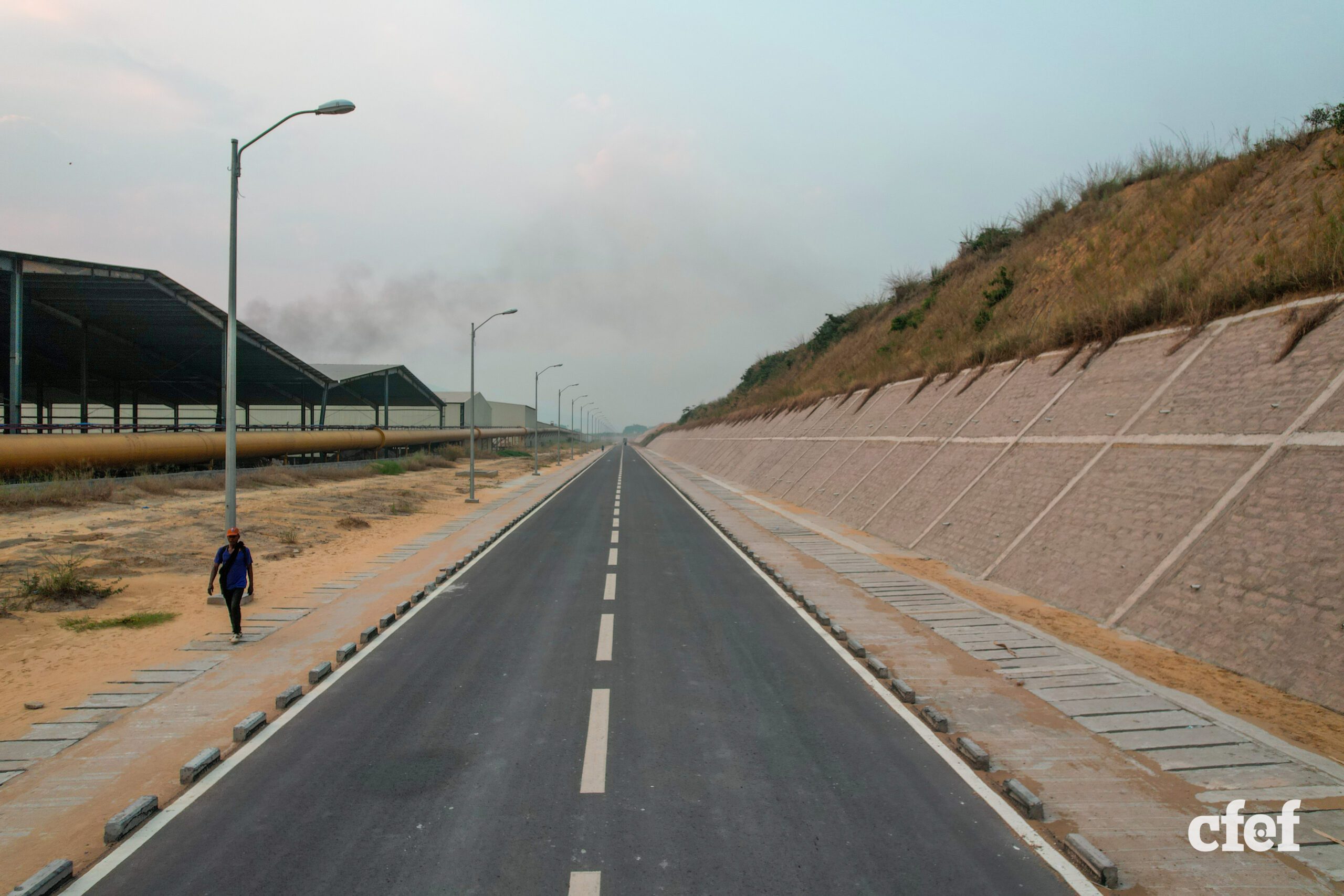 Route aménagée (zone industrielle)